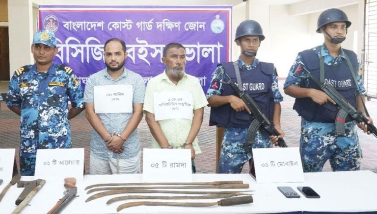 ভোলায় অস্ত্রসহ ইউপি চেয়ারম্যান ও তার ছেলে আটক