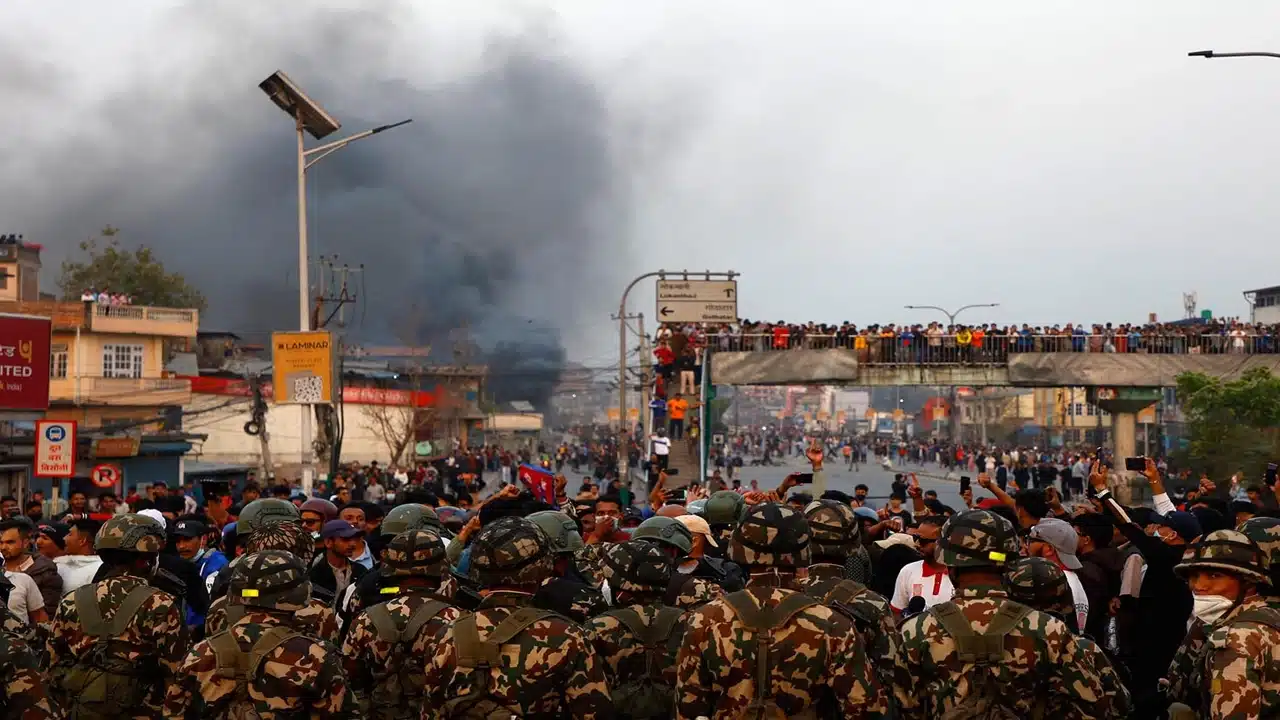 নেপালে জেন জি আন্দোলনে পুলিশের গুলি, নিহত ১৯