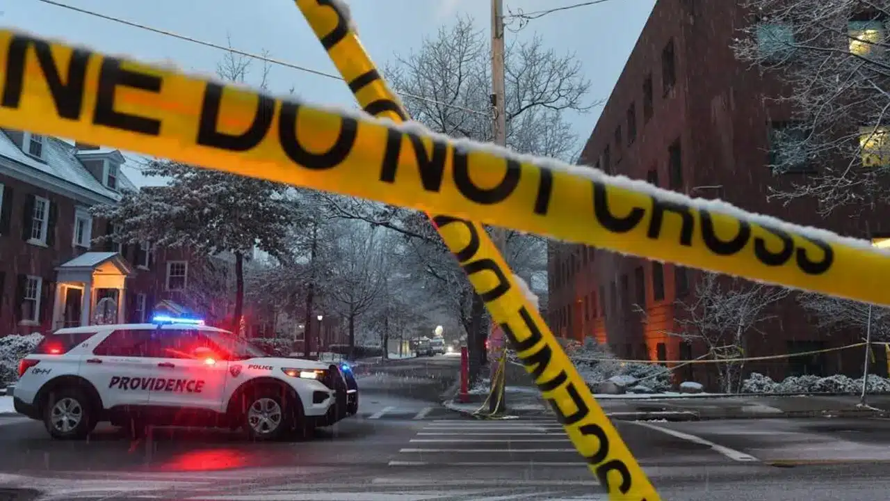 কানাডায় স্কুলে বন্দুকধারীর হামলা, নিহত ১০