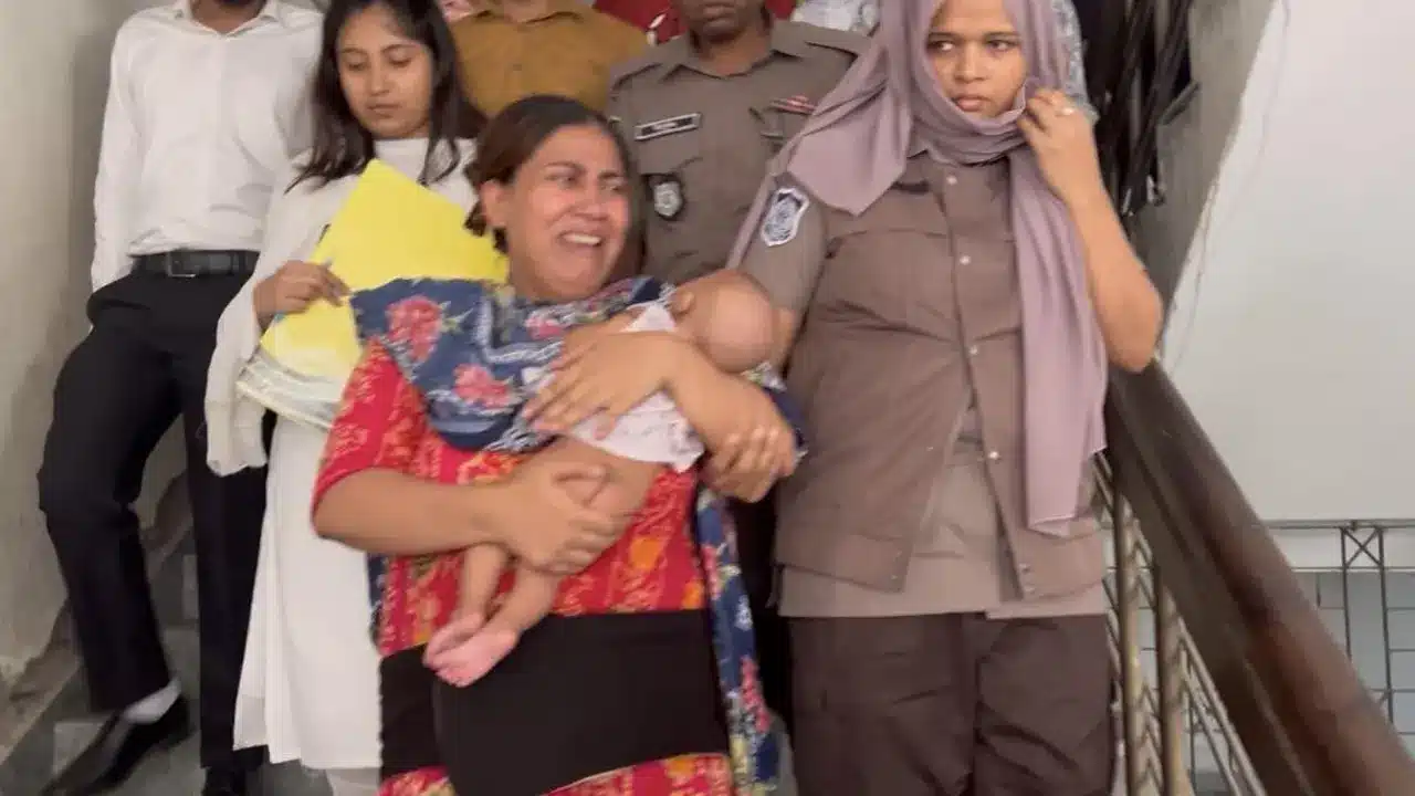 জামিন পেলেন শিশুসহ কারাগারে যাওয়া যুব মহিলা লীগ নেত্রী