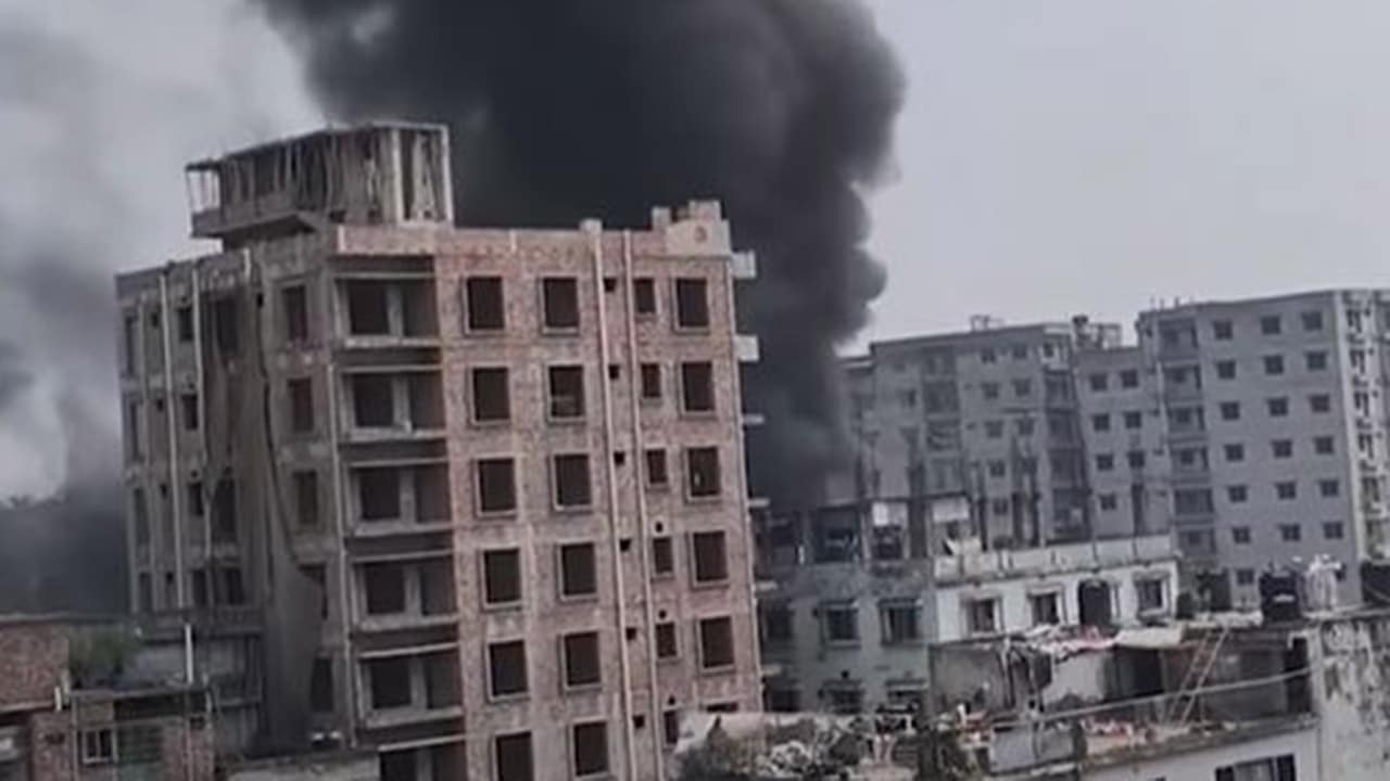 রাজধানীর কেরানীগঞ্জে ভয়াবহ আগুন, নিয়ন্ত্রণে ৭ ইউনিট