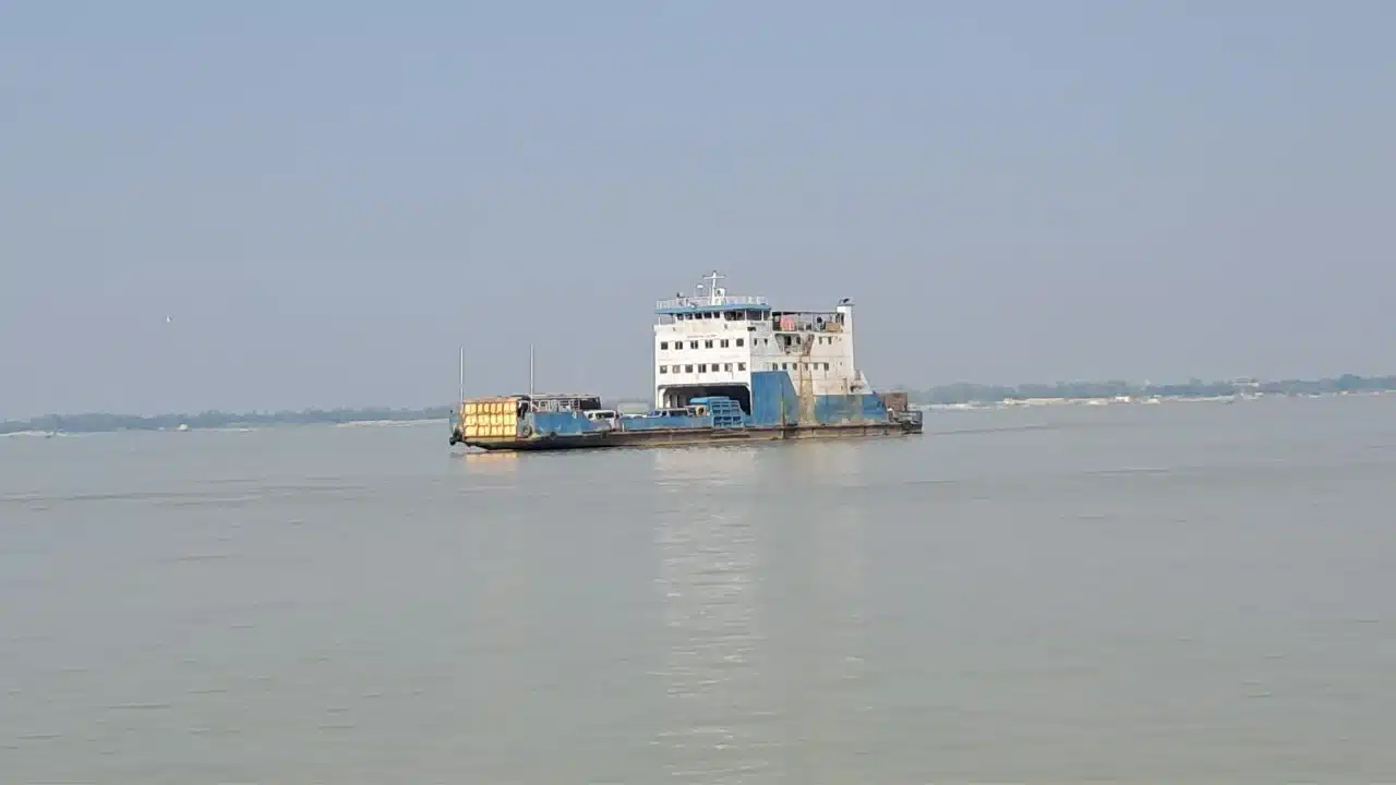 দৌলতদিয়া-পাটুরিয়া নৌপথে দ্বিতীয় পদ্মা সেতু হচ্ছে